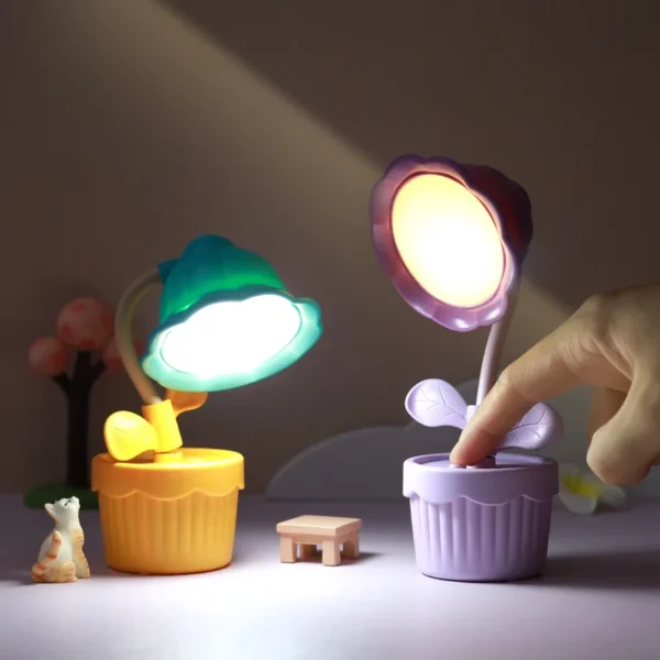 Cute Flower Shape Night Light LED Table Lamp